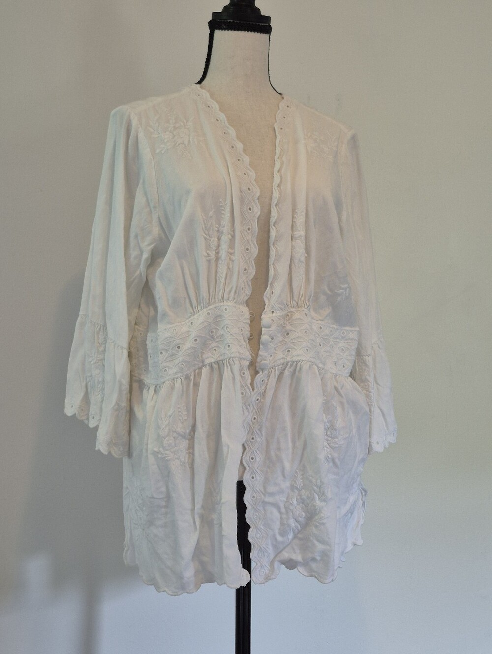 Beautiful White Lace Trim Women's Front Button Up Top Soft Surroundings Sz Lg/xl